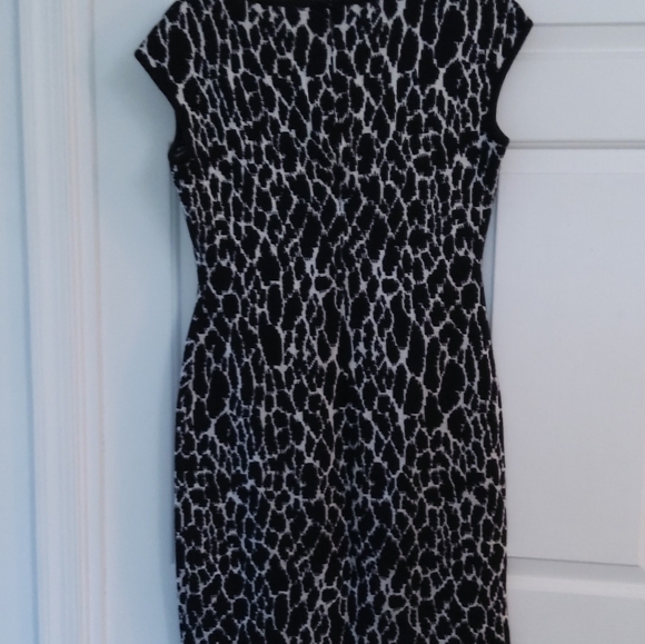 St. John Collection Black/White Animal Print Sheath Dress - Picture 3 of 8